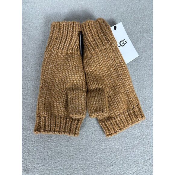 UGG Women's Cable Knit Fingerless Gloves One Size Chestnut Brown New With Tag's - Picture 2 of 6